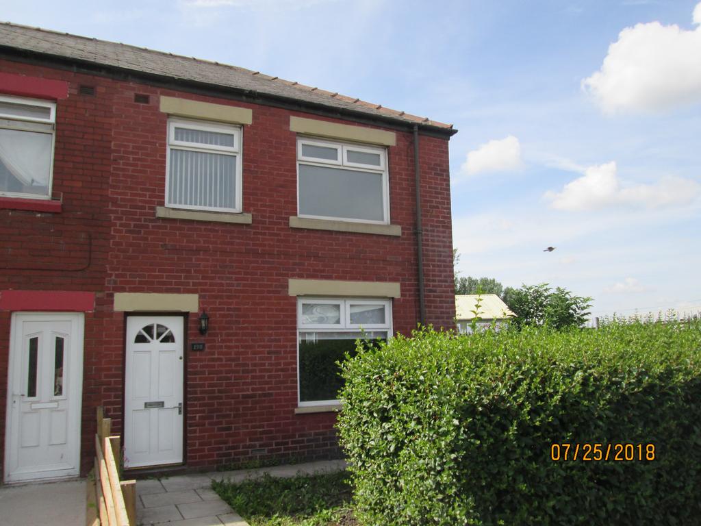 Woodhouse Lane, wigan WN6 3 bed end of terrace house £575 pcm (£133 pw)