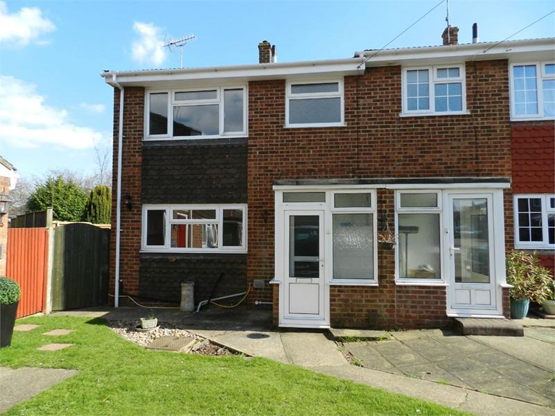 Langdale Close, Rainham, Gillingham, ME8 3 bed end of terrace house £