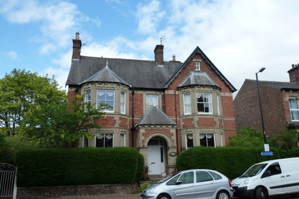 Chatsworth Square, Carlisle, CA1 2 bed flat £500 pcm (£115 pw)