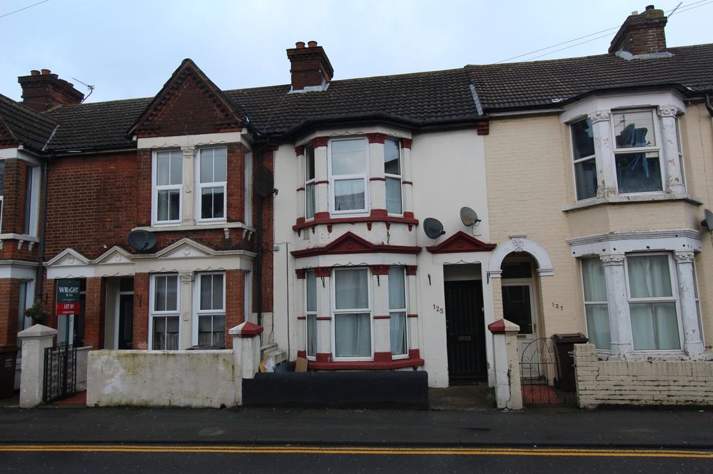 Rainham Road, Gillingham, Kent, ME7 1 bed flat to rent £695 pcm (£160 pw)