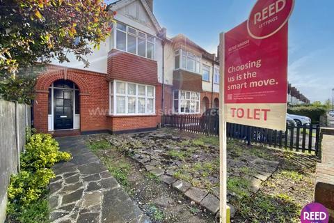 3 bedroom flat to rent, Finchley Road, Westcliff On Sea