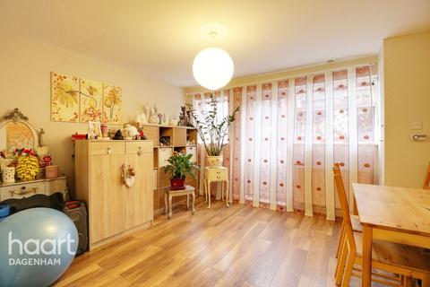 105 Ballards Road, Dagenham, RM10 9AL