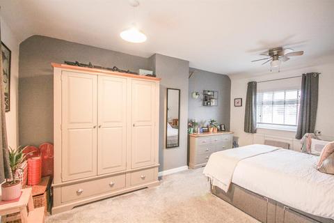 89 Lynton Road, Bristol, BS3 5LU