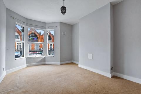 2 bedroom flat to rent, Archway Road, Highgate, N6