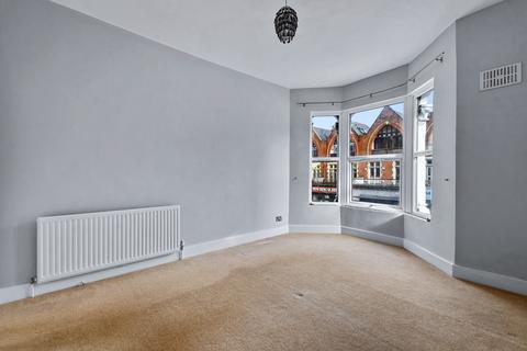 2 bedroom flat to rent, Archway Road, Highgate, N6