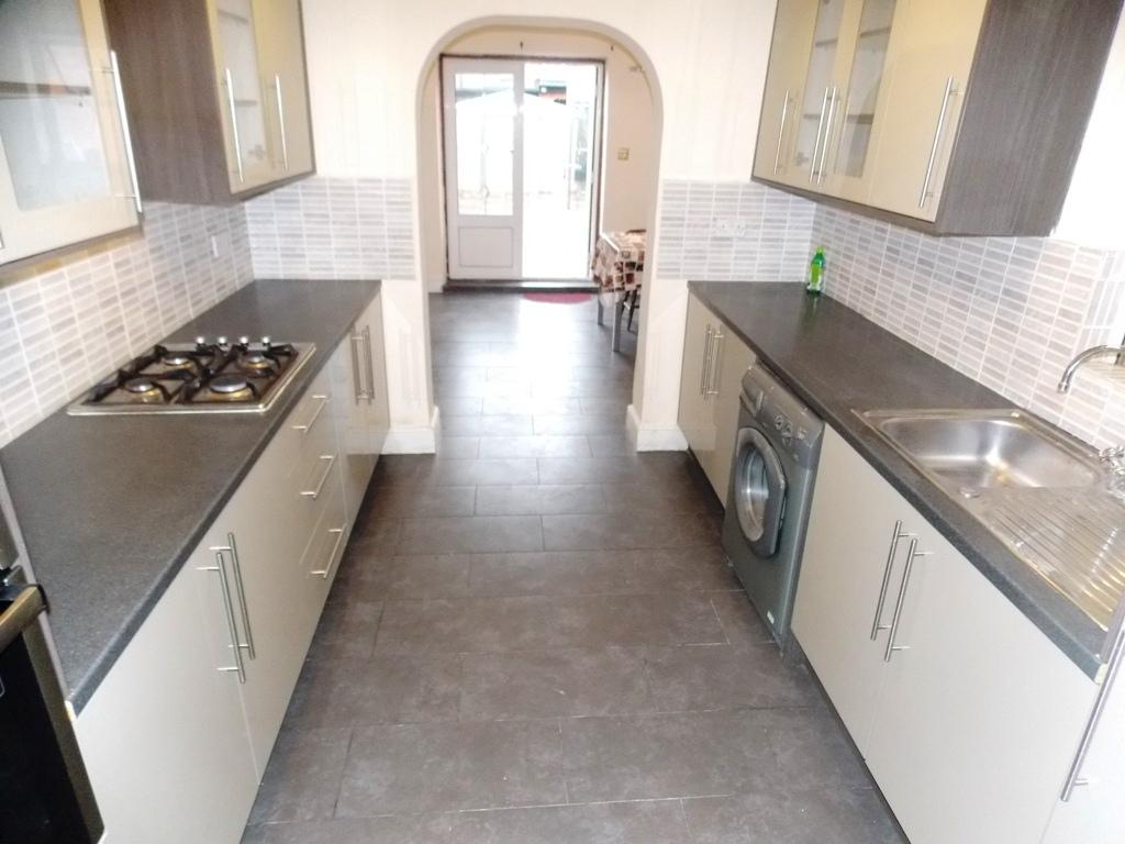 Sherrard Road, London E7 4 bed terraced house £2,450 pcm (£565 pw)
