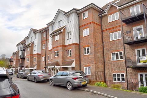 2 bedroom apartment to rent, Aspen Court, High Wycombe HP13