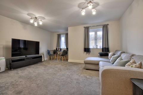 2 bedroom apartment to rent, Aspen Court, High Wycombe HP13