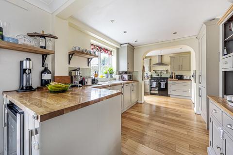 6 Lyfield, Oxshott, Leatherhead, KT22 0SH