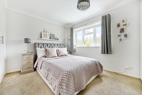 6 Lyfield, Oxshott, Leatherhead, KT22 0SH