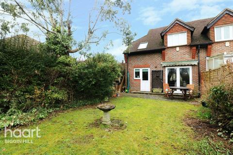 8 Glovers Close, Biggin Hill, Westerham, TN16 3GA