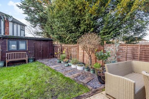 4 Huntley Way, London, SW20 0AH