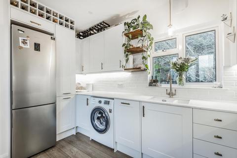 4 Huntley Way, London, SW20 0AH