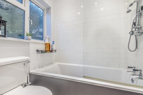 4 Huntley Way, London, SW20 0AH