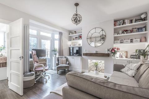 4 Huntley Way, London, SW20 0AH