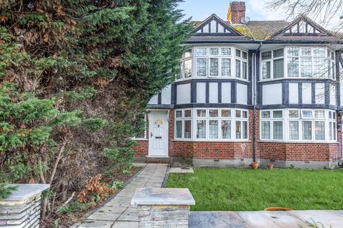4 Huntley Way, London, SW20 0AH