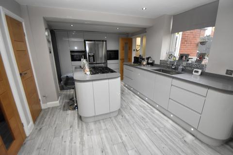 24 Bramcote Drive, Solihull, B91 2HT