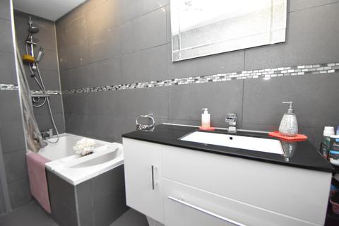 24 Bramcote Drive, Solihull, B91 2HT
