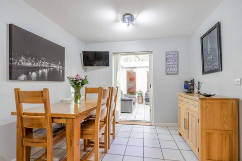 7 Hardie Close, Tetbury, GL8 8FA