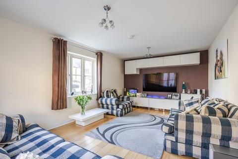 7 Hardie Close, Tetbury, GL8 8FA