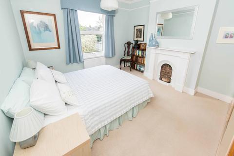 24 Clyde Road, Wallington, SM6 8PZ