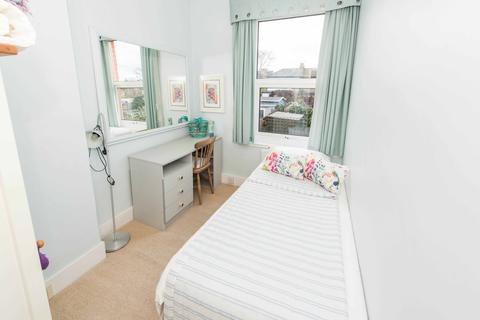 24 Clyde Road, Wallington, SM6 8PZ