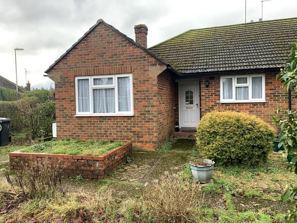The Close, Liphook 2 bed semidetached bungalow £260,000