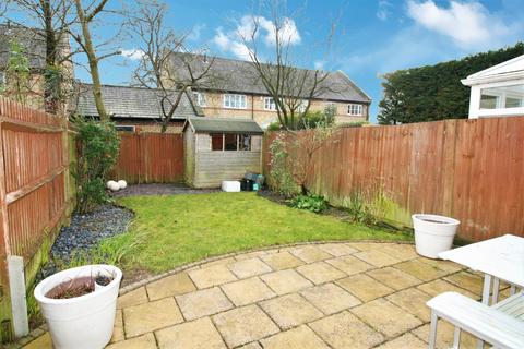 8 Gowrie Place, Caterham, CR3 5ZF