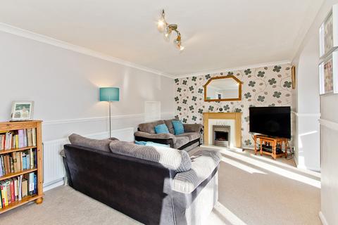 42 Forest Dene, Crowborough, TN6 2EX