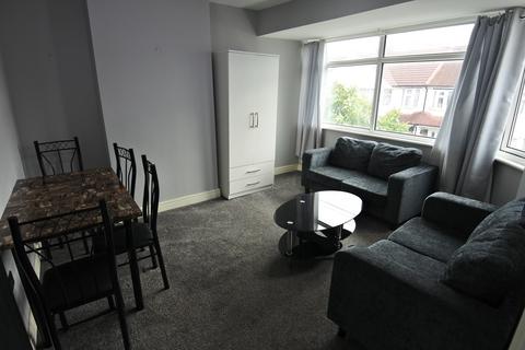 2 bedroom maisonette to rent, Marquis Close, Alperton HA0