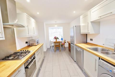 4 Blundell Close, St Mary Cray, Orpington, BR5 4FA