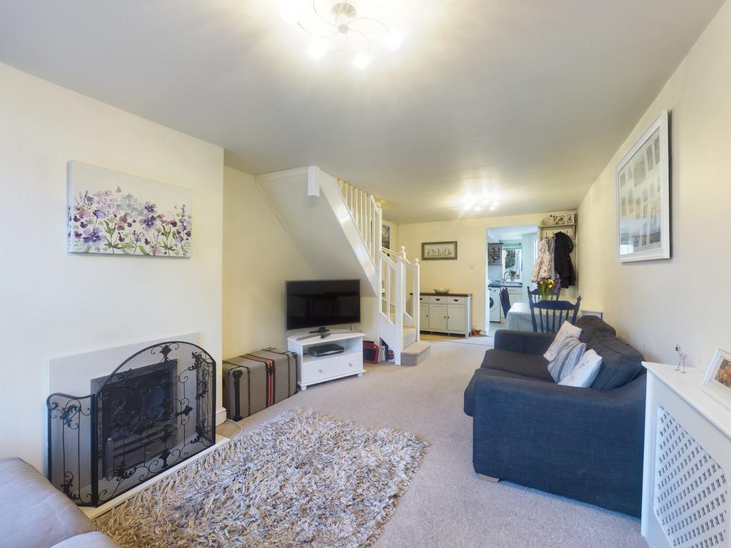 St Leonards Road, Horsham 2 bed terraced house £305,000