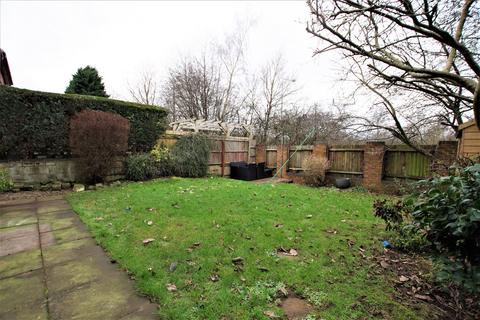 45 Lark Rise, Uttoxeter, ST14 8SZ
