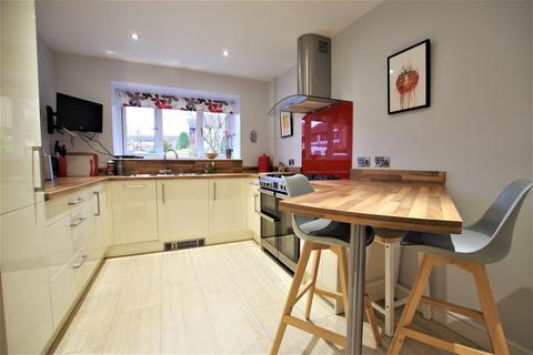 45 Lark Rise, Uttoxeter, ST14 8SZ