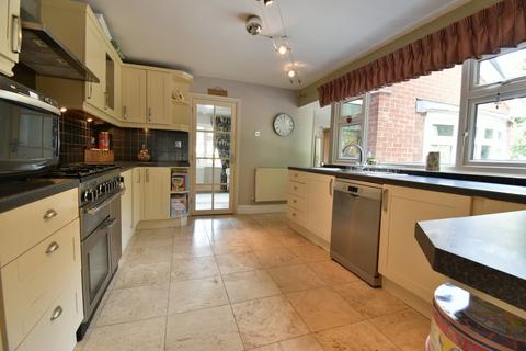Hollows House Anslow Lane, Rolleston On Dove, Burton-on-trent, DE13 9DS