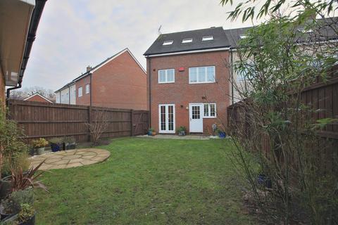 33 Bolsin Drive, Colchester, CO4 5FD