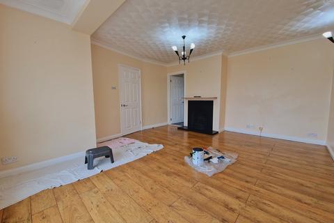 3 bedroom semi-detached house to rent, Broadmead Walk, Swindon SN3