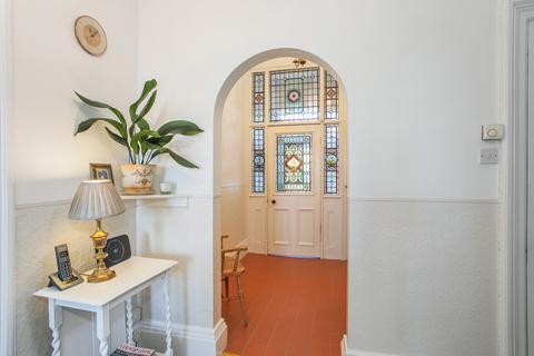 114 Manygates Lane, Sandal, Wakefield, WF2 7DP