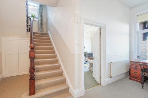 114 Manygates Lane, Sandal, Wakefield, WF2 7DP