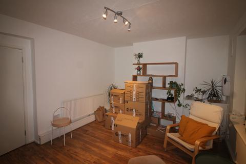 11 Mason Close, London, E16 1LF