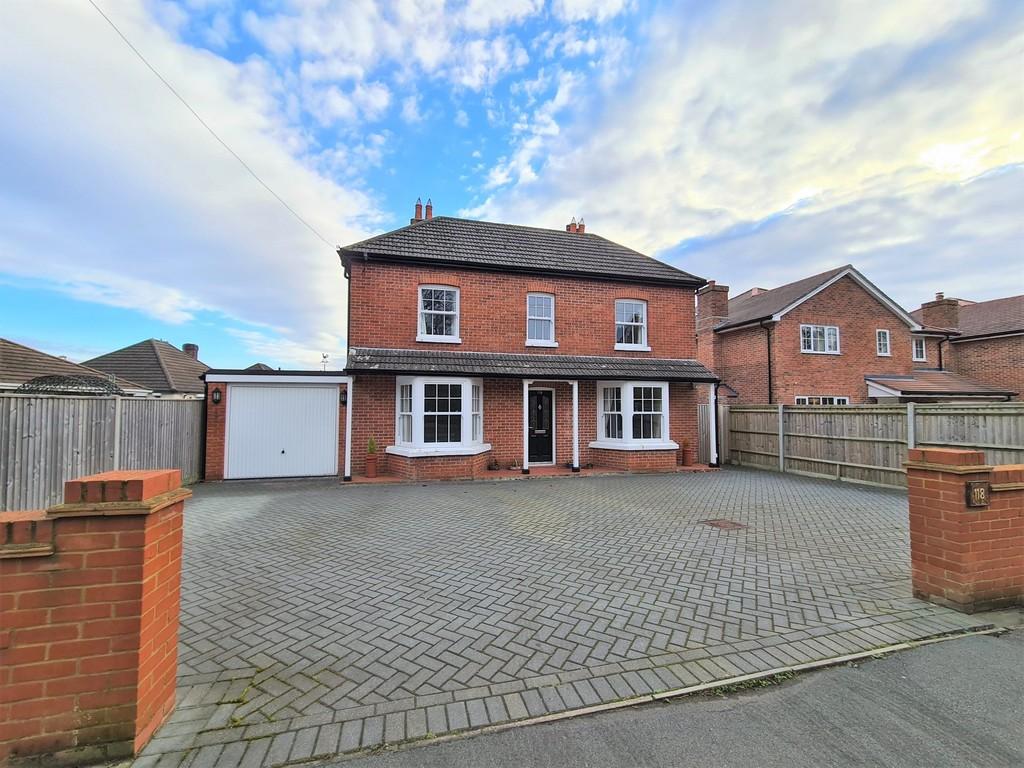 Locks Road, Locks Heath 4 bed detached house £500,000
