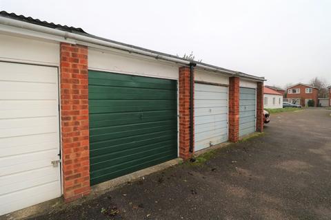 8 Edmondes Close, Warwick, CV34 5TX