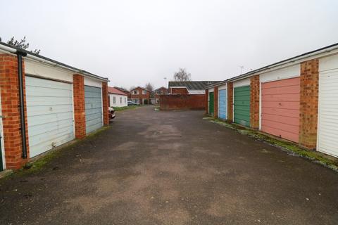 8 Edmondes Close, Warwick, CV34 5TX
