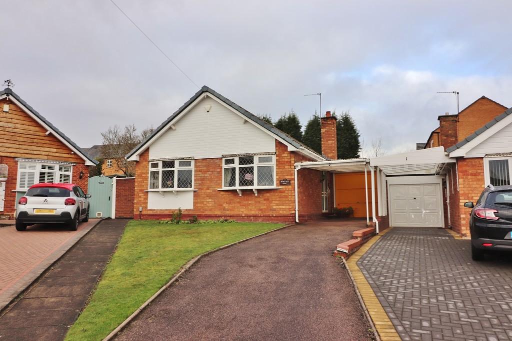 Highcliffe Road, Two Gates 2 bed detached bungalow £270,000