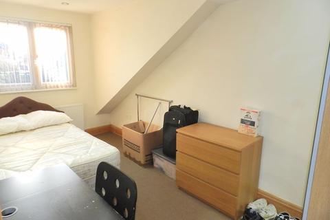 102 Woodsley Road, Leeds, LS3 1DU