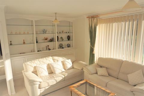 14 Lakeside, Beckenham, BR3 6LX