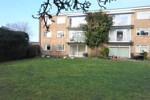 14 Lakeside, Beckenham, BR3 6LX