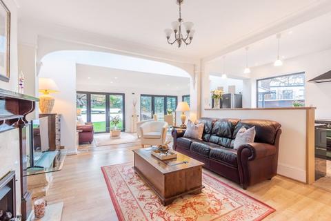7 Downs Road, Purley, CR8 1DS