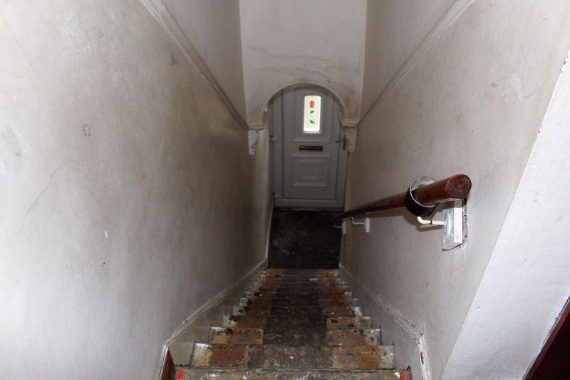 Hallway/ Entrance