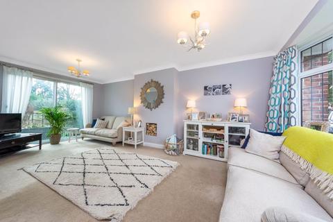 61 Glenhurst Avenue, Bexley, DA5 3QH